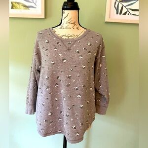 Gray Floral Women's Thermal Style Top Size Medium
